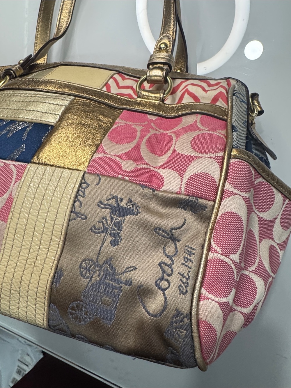 Coach Vintage Y2K-era Coach Signature Patchwork bowler bag in multi-color - Picture 4 of 15